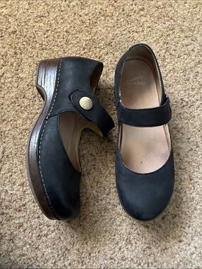 Dansko Z1963 Black Mary Janes Nubuck Beatrice Heeled Clogs Size EU 39